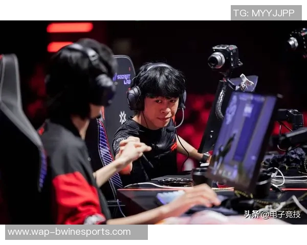 esports数据FPX在英雄联盟灵活性排名中创新高展现团队实力与战术灵活性